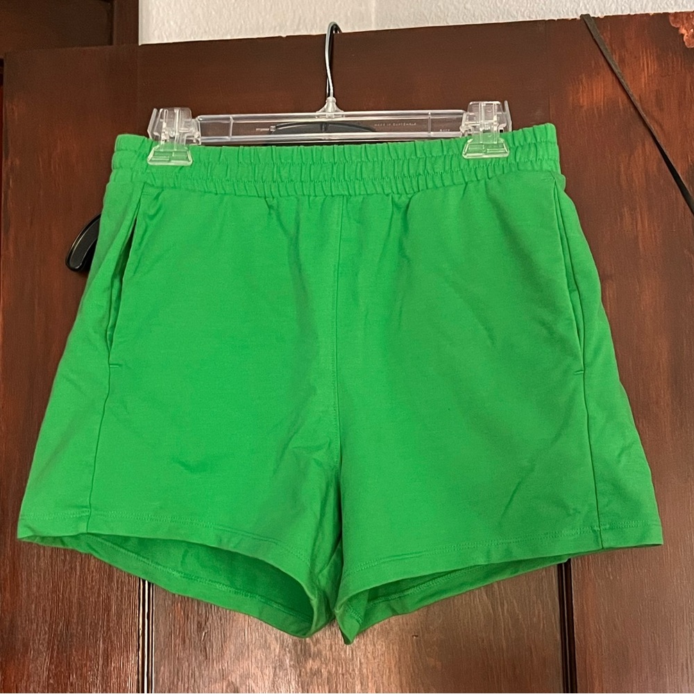 All In Motion Oversized Rolled Waistband Shorts. Small